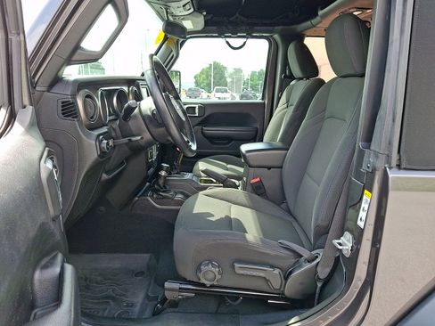 Used 2018 Jeep Wrangler Sport AWD/4WD image 14