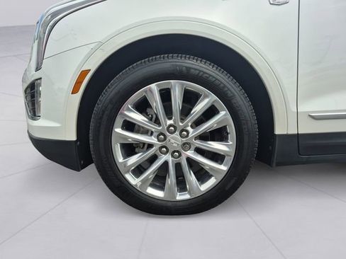 Used 2017 Cadillac XT5 Platinum AWD/4WD image 9