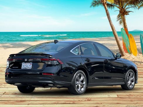 Used 2023 Honda Accord EX image 6