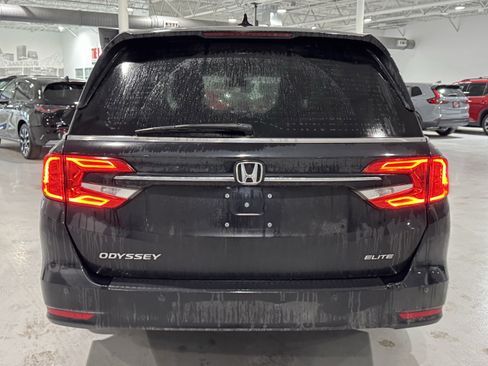 Used 2022 Honda Odyssey Elite image 14