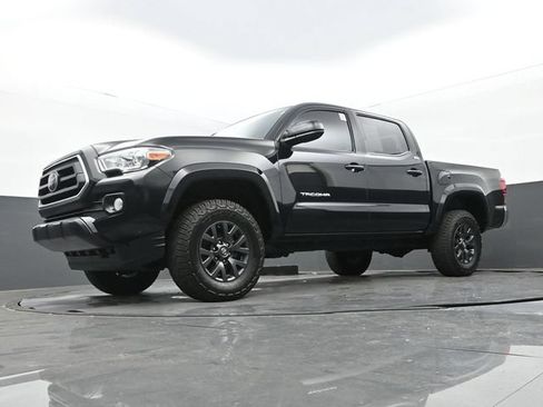 Used 2021 Toyota Tacoma SR5 RWD image 29