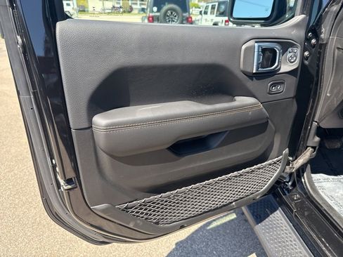 Certified 2022 Jeep Wrangler Unlimited Sahara AWD/4WD image 19