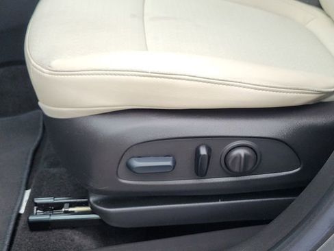 Used 2023 Buick Encore GX Preferred w/ Cold Weather Comfort Package FWD image 11