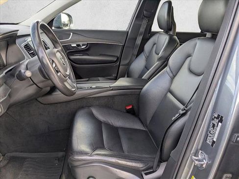 Used 2020 Volvo XC90 T5 Momentum w/ Protection Package Premier image 13