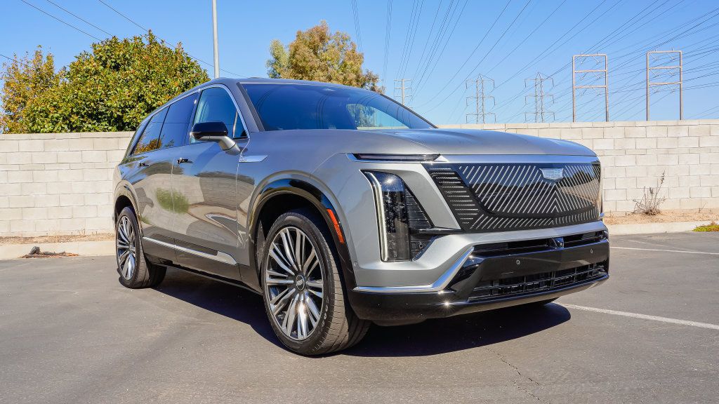 Certified 2026 Cadillac Vistiq Premium Luxury AWD/4WD image 5
