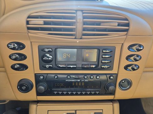 Used 2001 Porsche 911 Carrera 4 image 21