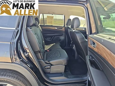 Used 2025 Volkswagen Atlas SE image 26