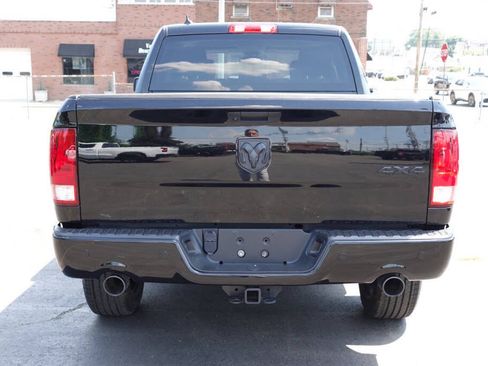 Used 2022 RAM 1500 Classic SLT w/ Electronics Convenience Group AWD/4WD image 9