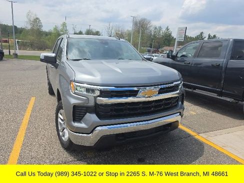 Used 2023 Chevrolet Silverado 1500 LT AWD/4WD image 4