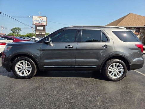 Used 2016 Ford Explorer XLT w/ Equipment Group 202A FWD image 3