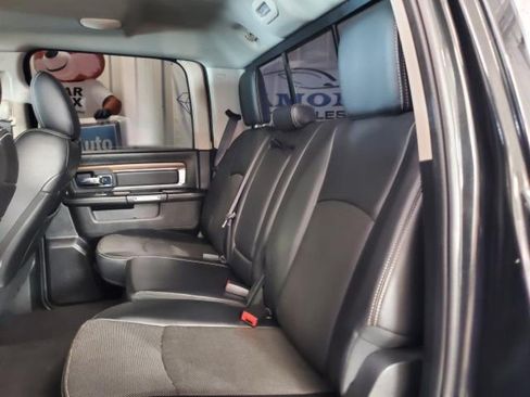 Used 2017 RAM 1500 Laramie AWD/4WD image 9