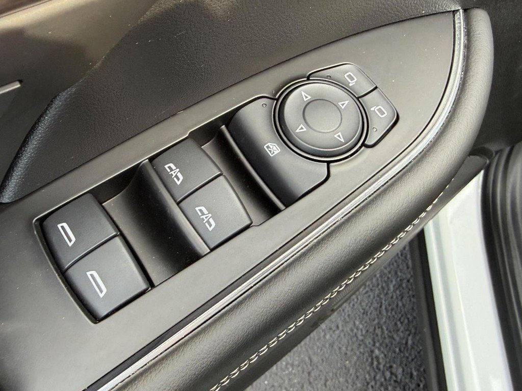 Used 2023 Buick Envision Essence AWD/4WD image 15