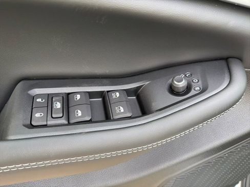 New 2025 Jeep Grand Cherokee Limited image 17