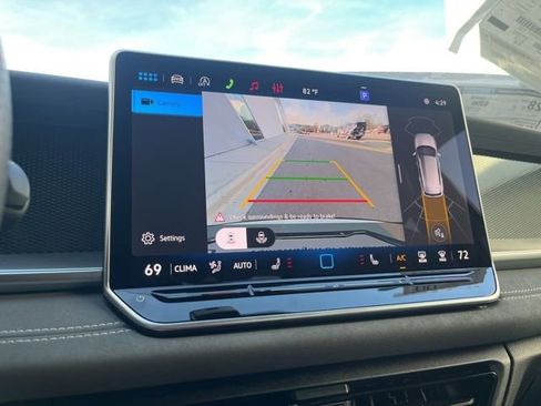 New 2026 Volkswagen Tiguan SE R-Line FWD image 16