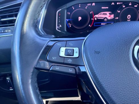 Used 2019 Volkswagen Tiguan SEL Premium image 23