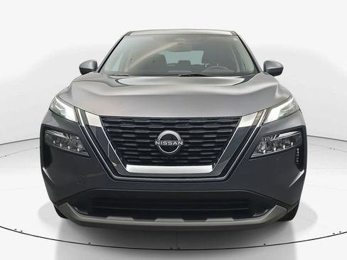 Used 2023 Nissan Rogue SV image 3
