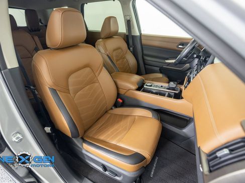 Used 2022 Nissan Pathfinder Platinum AWD/4WD image 45