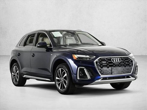 Certified 2025 Audi Q5 2.0T Premium Plus w/ Premium Plus Package image 3