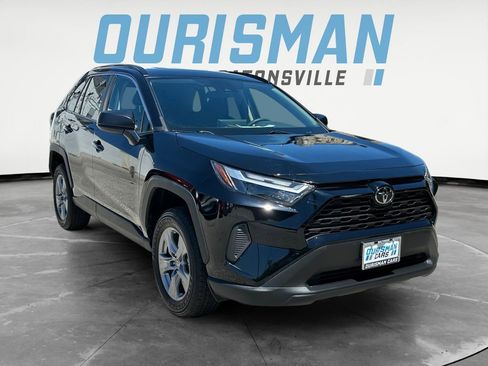 Used 2025 Toyota RAV4 LE AWD/4WD image 1