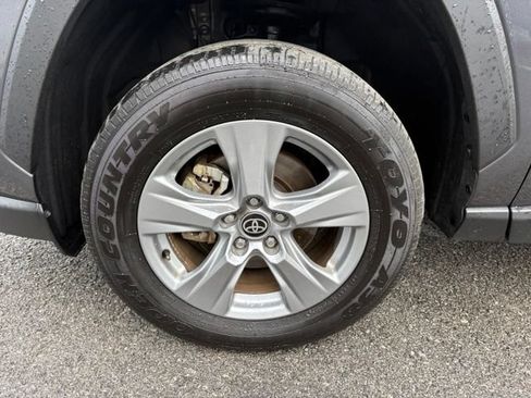 Used 2025 Toyota RAV4 XLE AWD/4WD image 11