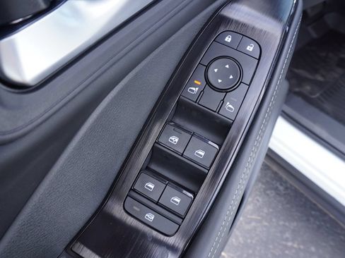 Certified 2026 Nissan Rogue SV FWD image 15