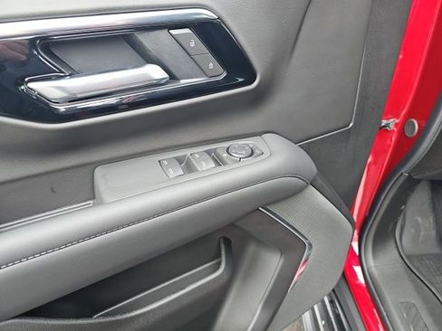 New 2026 Chevrolet Suburban LS image 17