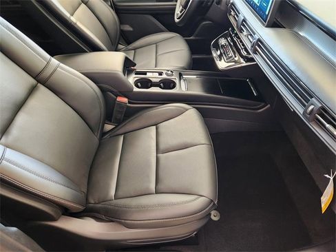 New 2026 Lincoln Corsair Premiere image 13