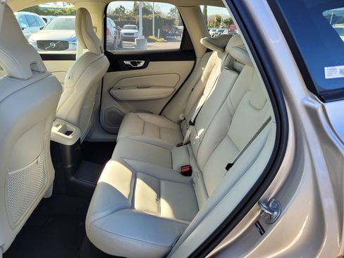 New 2026 Volvo XC60 T8 Ultra w/ Protection Package Premier AWD/4WD image 10