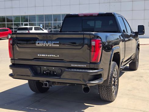 Used 2024 GMC Sierra 2500 Denali Ultimate AWD/4WD image 7