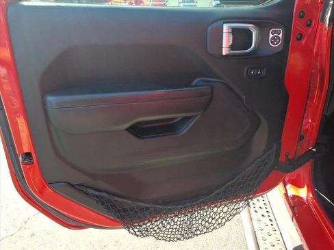 Used 2018 Jeep Wrangler Unlimited Sport S AWD/4WD image 17
