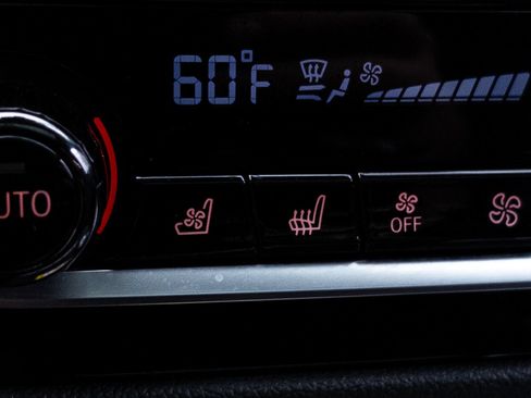 Used 2023 BMW M550i xDrive w/ Executive Package AWD/4WD image 32