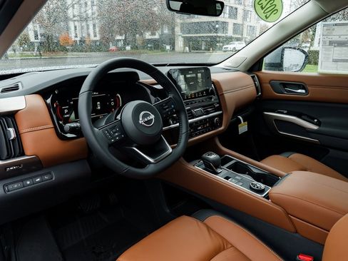 New 2025 Nissan Pathfinder Platinum image 25