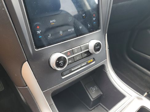 Used 2023 Ford Edge SEL image 29