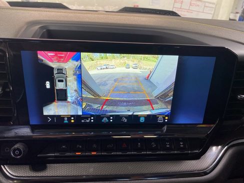 Used 2023 Chevrolet Silverado 1500 ZR2 w/ Technology Package image 27