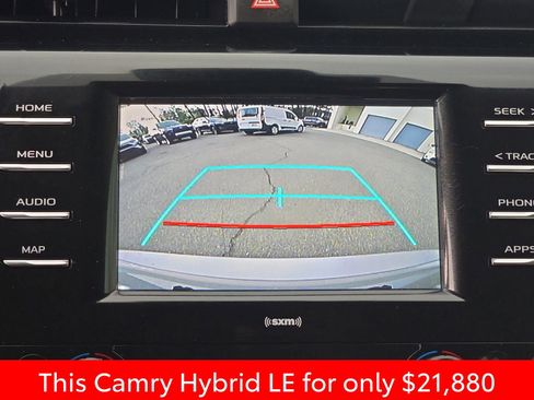 Used 2020 Toyota Camry LE image 29