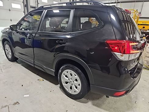 Used 2021 Subaru Forester image 2
