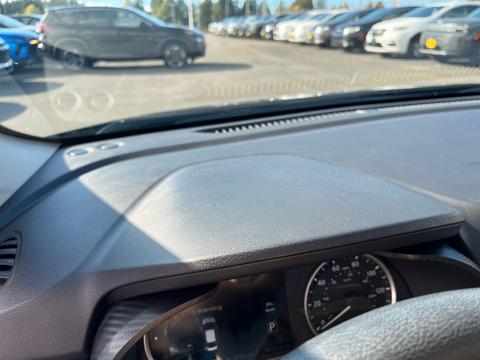 Used 2025 Nissan Versa SV FWD image 33