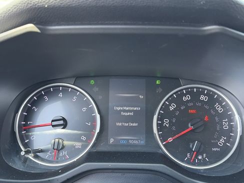 Used 2019 Toyota RAV4 XLE Premium w/ Cold Weather Package AWD/4WD image 12
