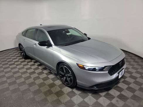 Used 2024 Honda Accord Sport image 2