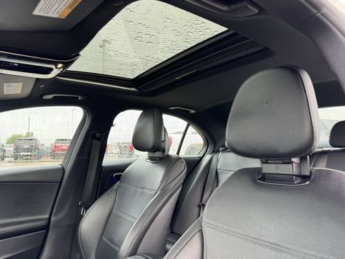 Used 2022 Mercedes-Benz C 300 Sedan image 27