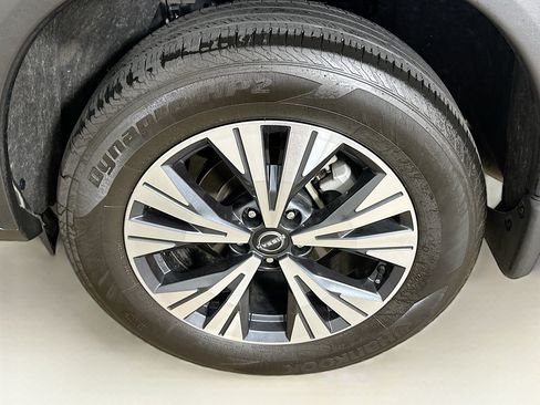 Used 2023 Nissan Rogue SV AWD/4WD image 11