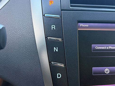 Used 2013 Lincoln MKZ AWD image 24