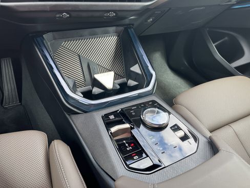 Used 2025 BMW X3 xDrive30i w/ Convenience Package image 11