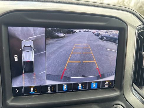 Used 2022 Chevrolet Silverado 2500 LTZ w/ LTZ Premium Package image 12