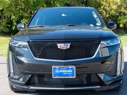 Used 2024 Cadillac XT6 Sport image 3
