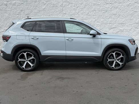New 2026 Volkswagen Taos SEL AWD/4WD image 5