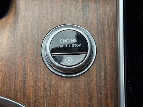 Used 2022 Mercedes-Benz C 300 Sedan image 24