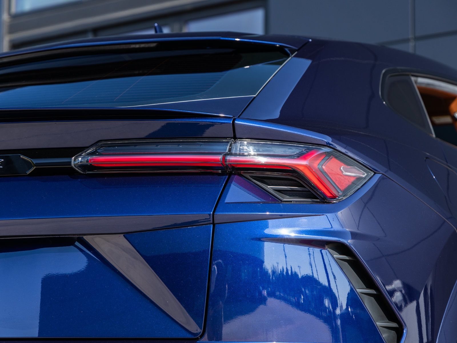 Used 2021 Lamborghini Urus AWD/4WD image 15