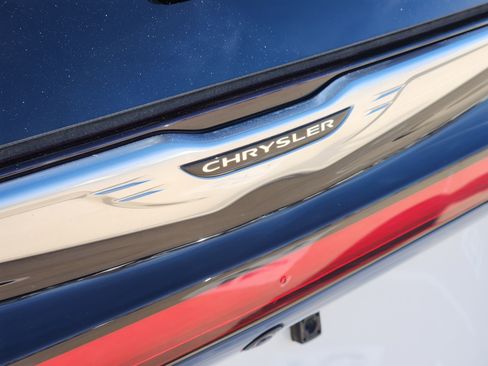 Used 2024 Chrysler Pacifica Limited w/ Trailer Tow Group image 12