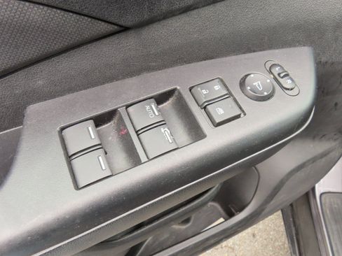 Used 2016 Honda CR-V SE image 11